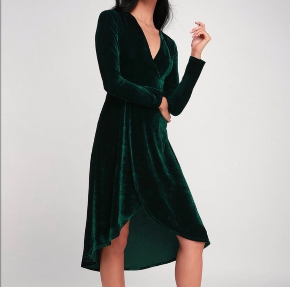 Lulus Enchant Me Green Faux Velvet Long Sleeve Midi Dress, S